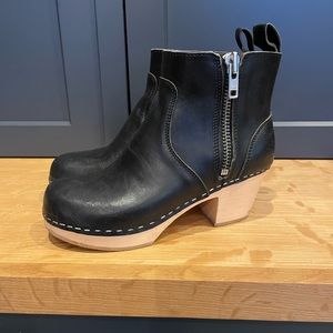 Swedish Hasbeens Zip It Emy Clog Leather Booties
